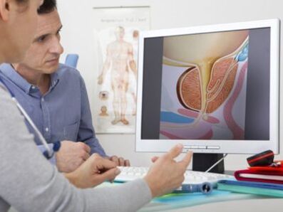 Un urolog consultă un pacient cu privire la problemele cu potența